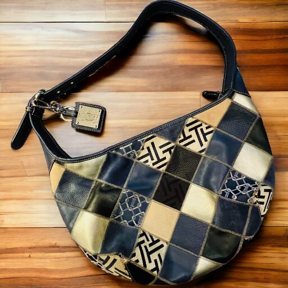 Look hip while out and about with this cool, boho Tignanello shoulder bag! - Picture 5 of 5